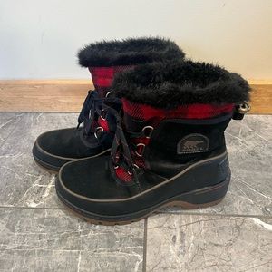 Sorel Black Red Buffalo Plaid Tivoli Boots